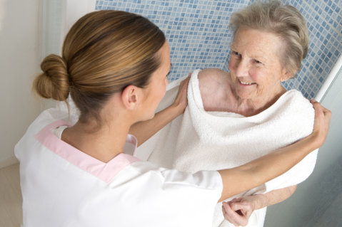 proper-ways-to-assist-seniors-with-personal-care