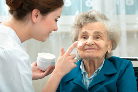 choosing-the-right-personal-care-products-for-seniors